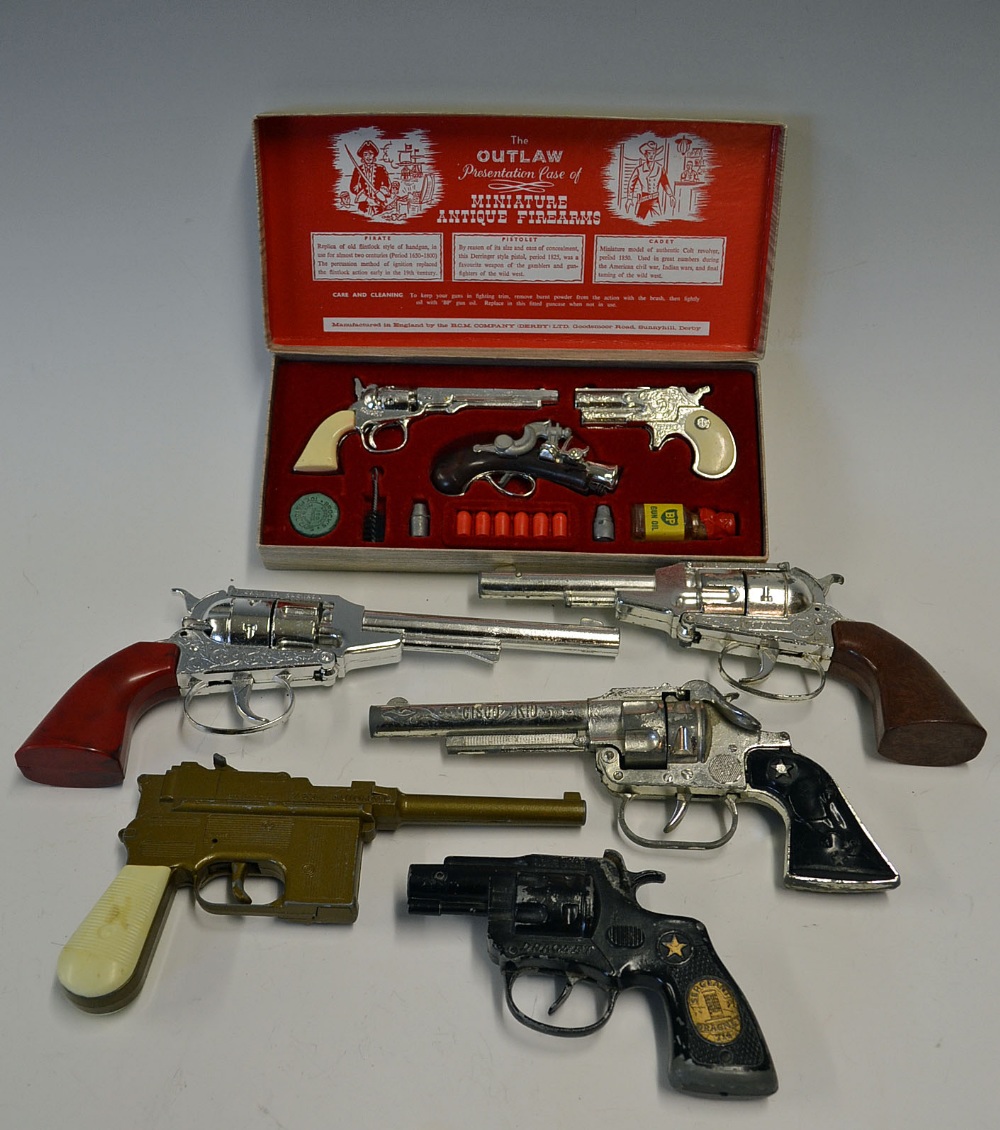 LONE STAR DUELLING PISTOL CAP GUN STEINSCHLOSS AMORCES PISTOLE IN BOX OVP 1975 * 
